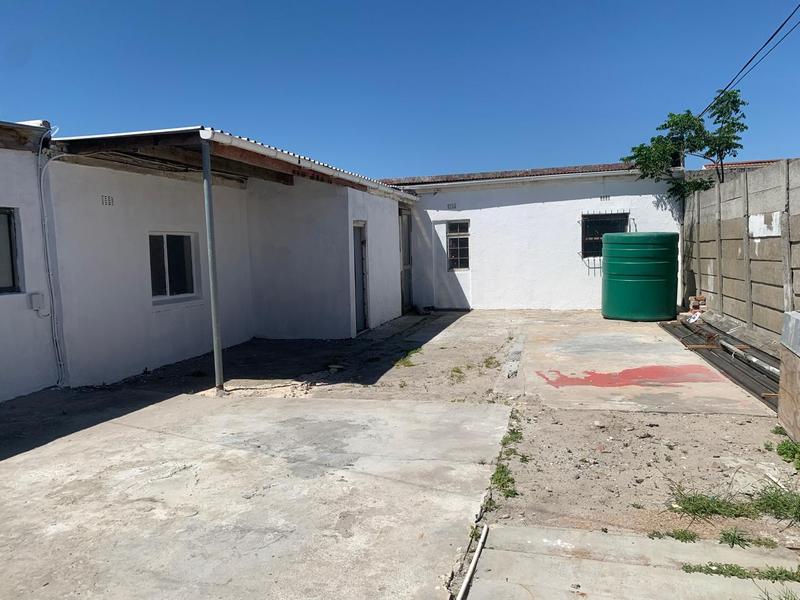 7 Bedroom Property for Sale in Belgravia Western Cape